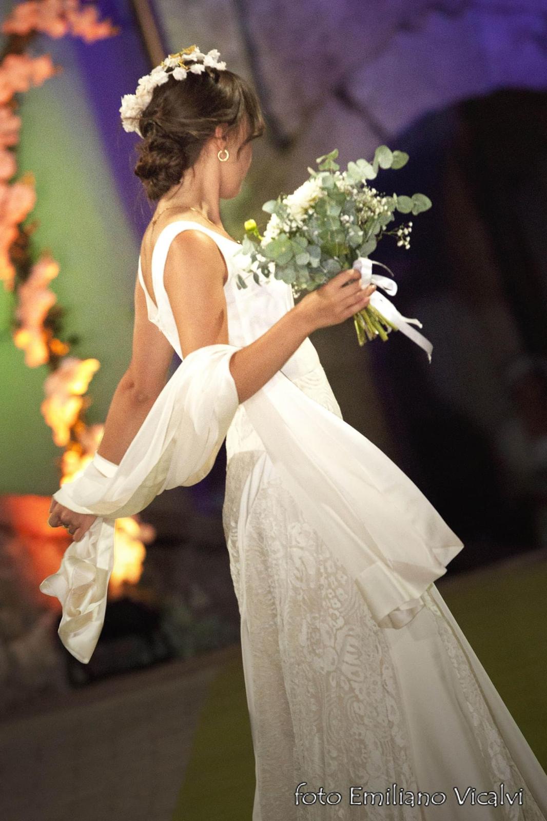 Raccolto sposa in passerella