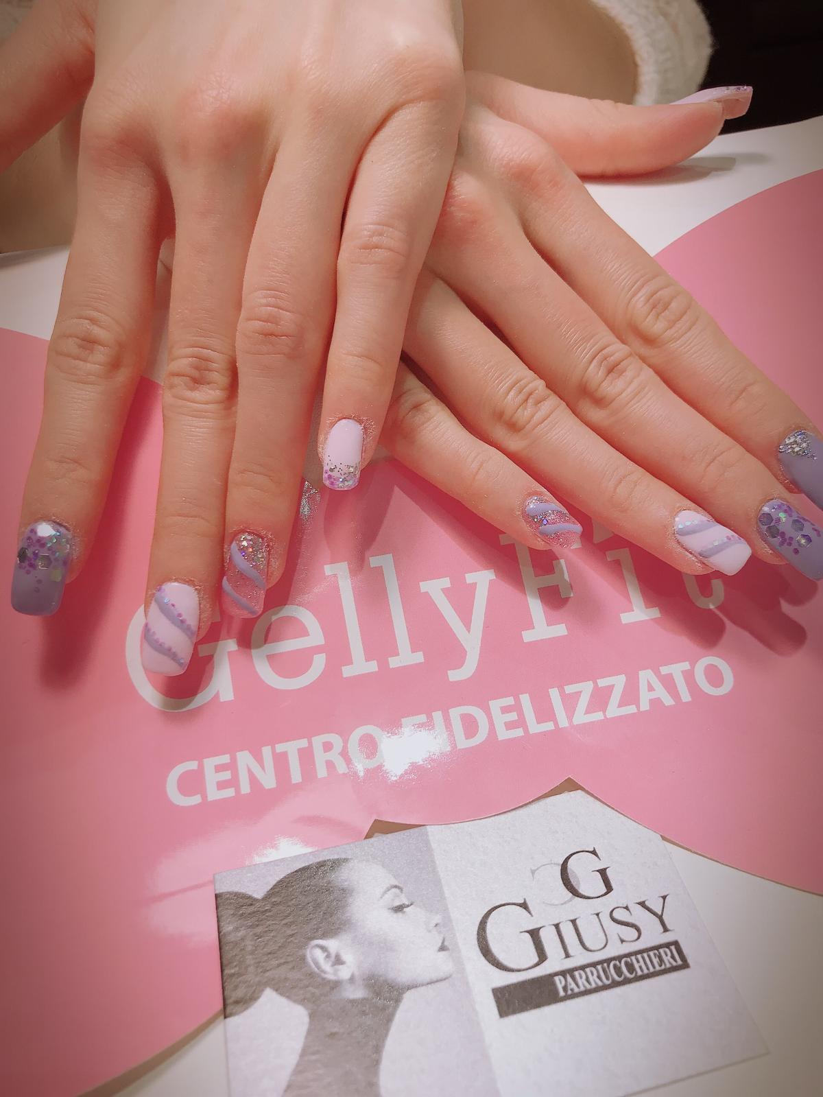 Nail art lilla