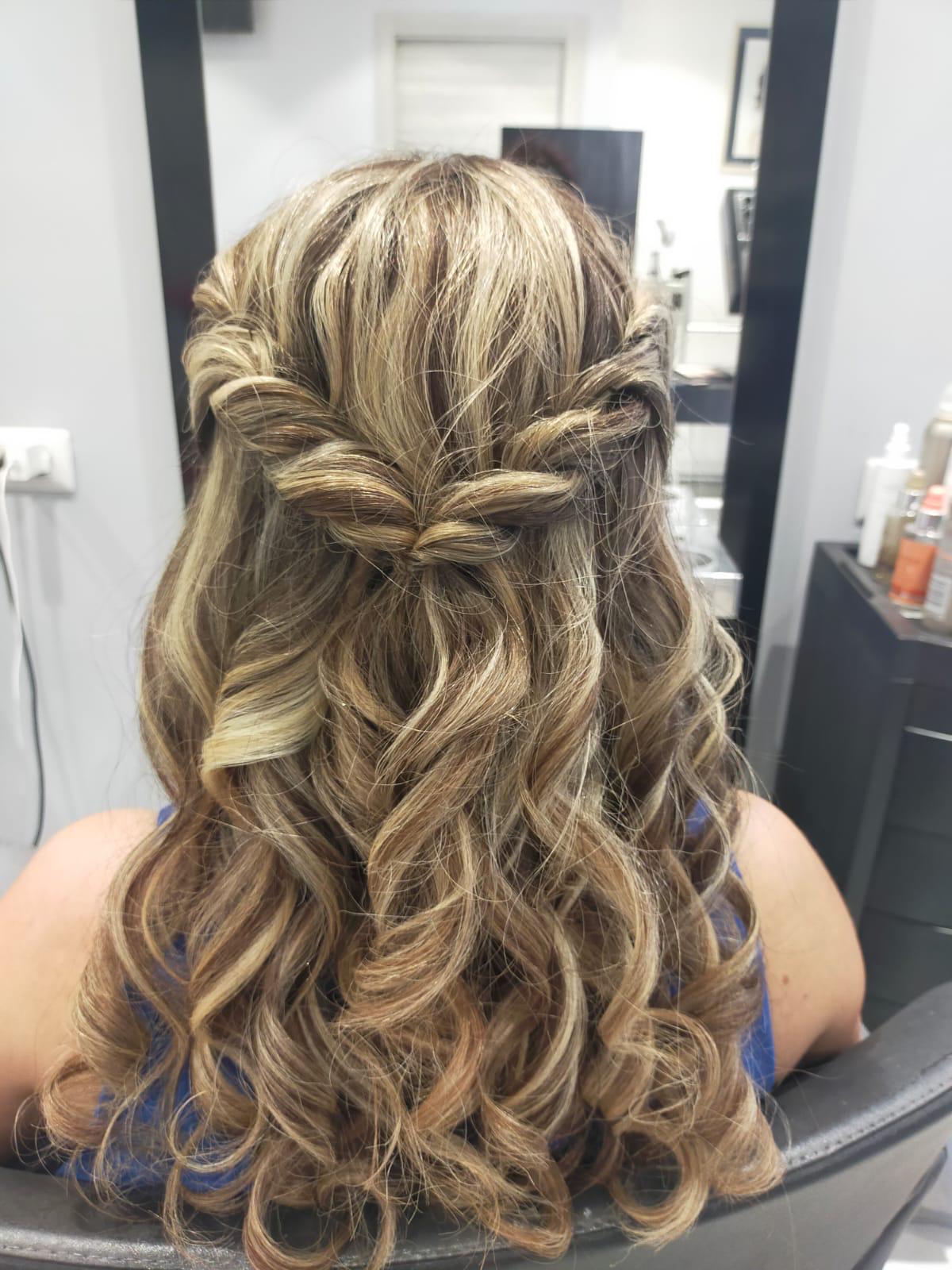 Semiraccolto con treccia